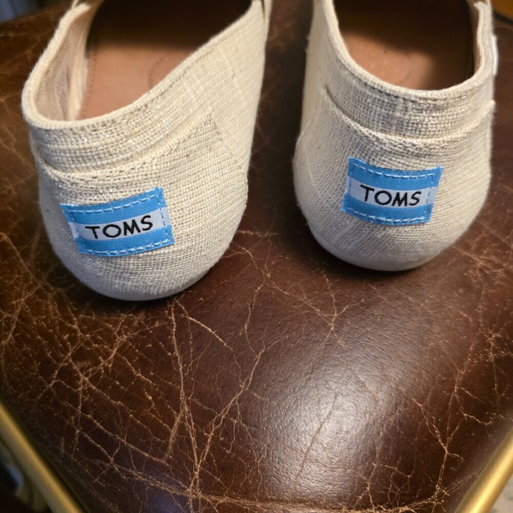 TOMS Women's 9 Redondo Natural & Silver Metallic Woven Flats - sz 10M - Picture 4 of 5